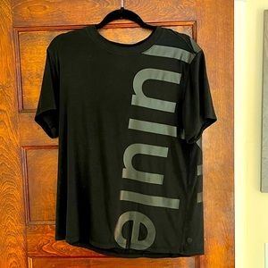 all yours size 6 lululemon black logo tee